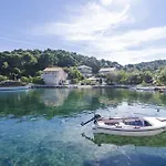 Lorena Mljet * Pomena
