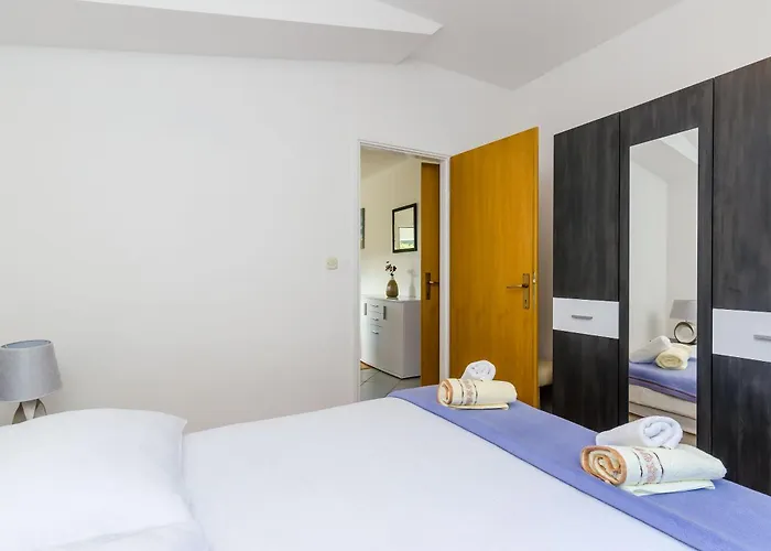 شقة Lorena Mljet بومينا