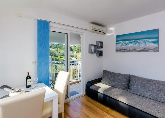 Lorena Mljet شقة بومينا