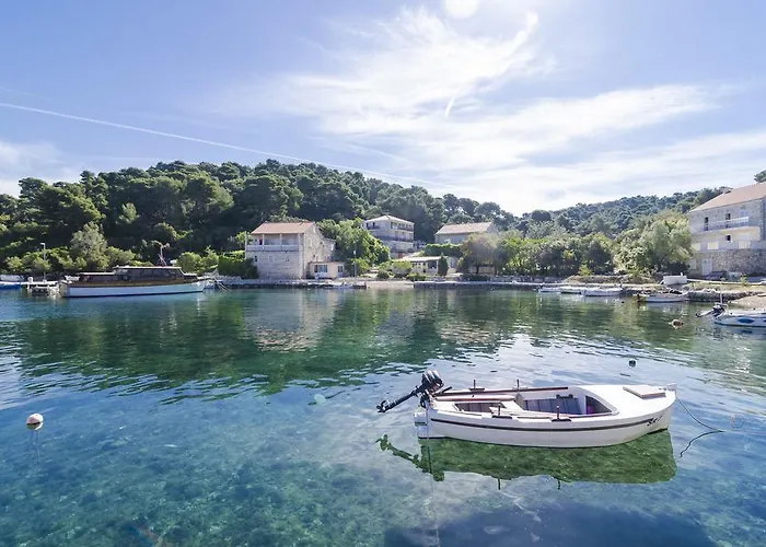 Lorena Mljet * بومينا