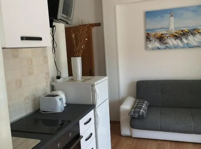 Lorena Mljet شقة بومينا