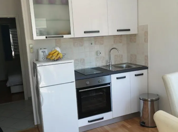 شقة Lorena Mljet بومينا